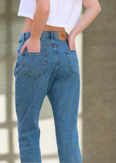 MOM JEANS
