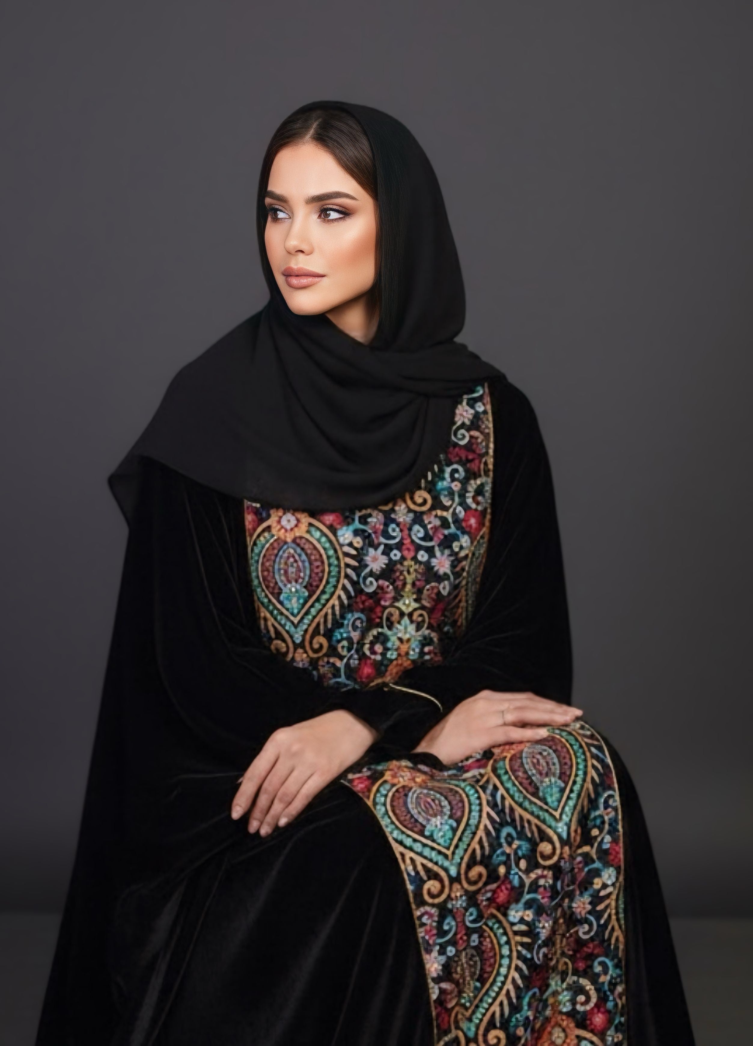 Malikat Al Badiya Abaya