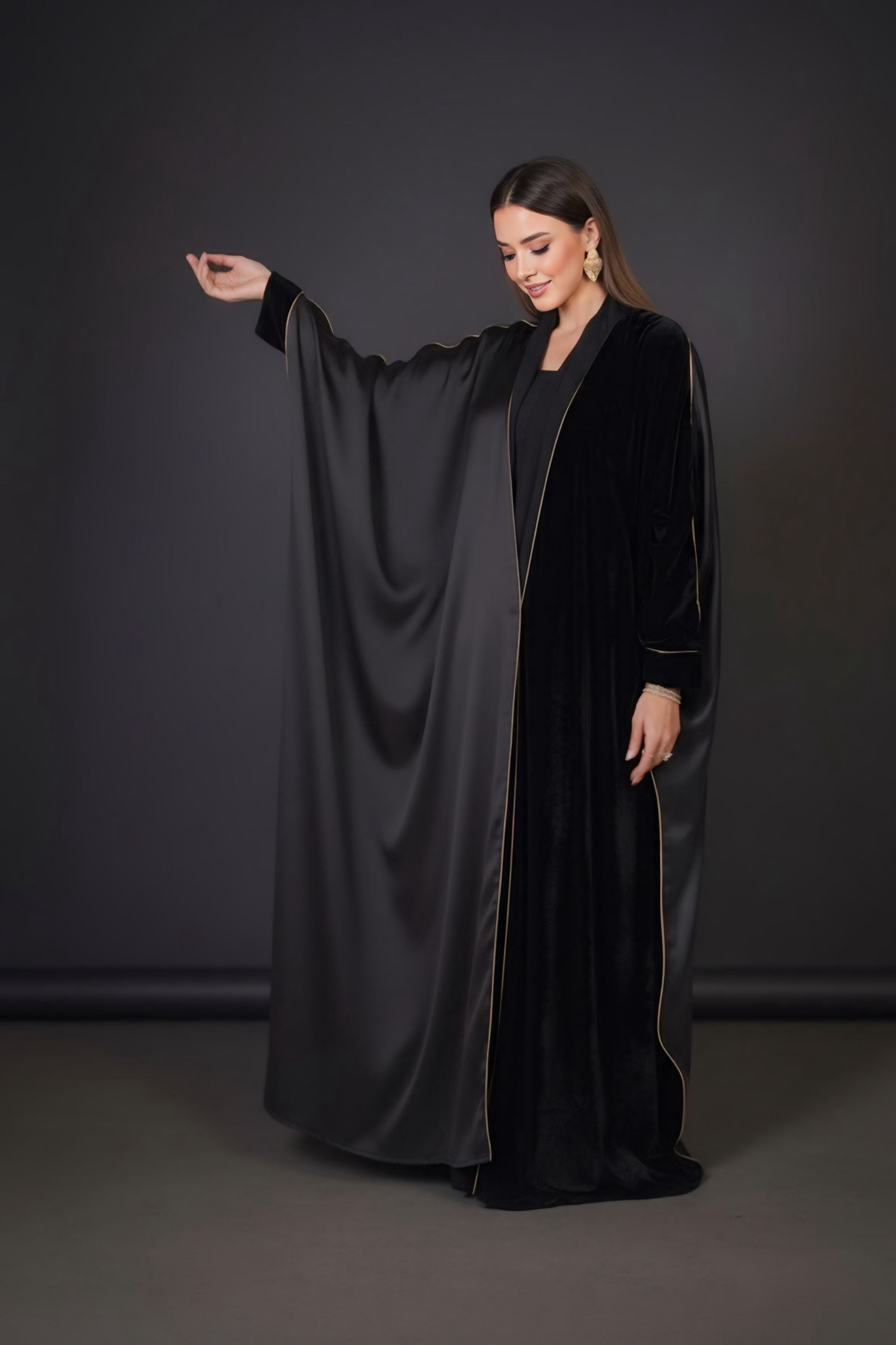 Mirror of Noor Abaya