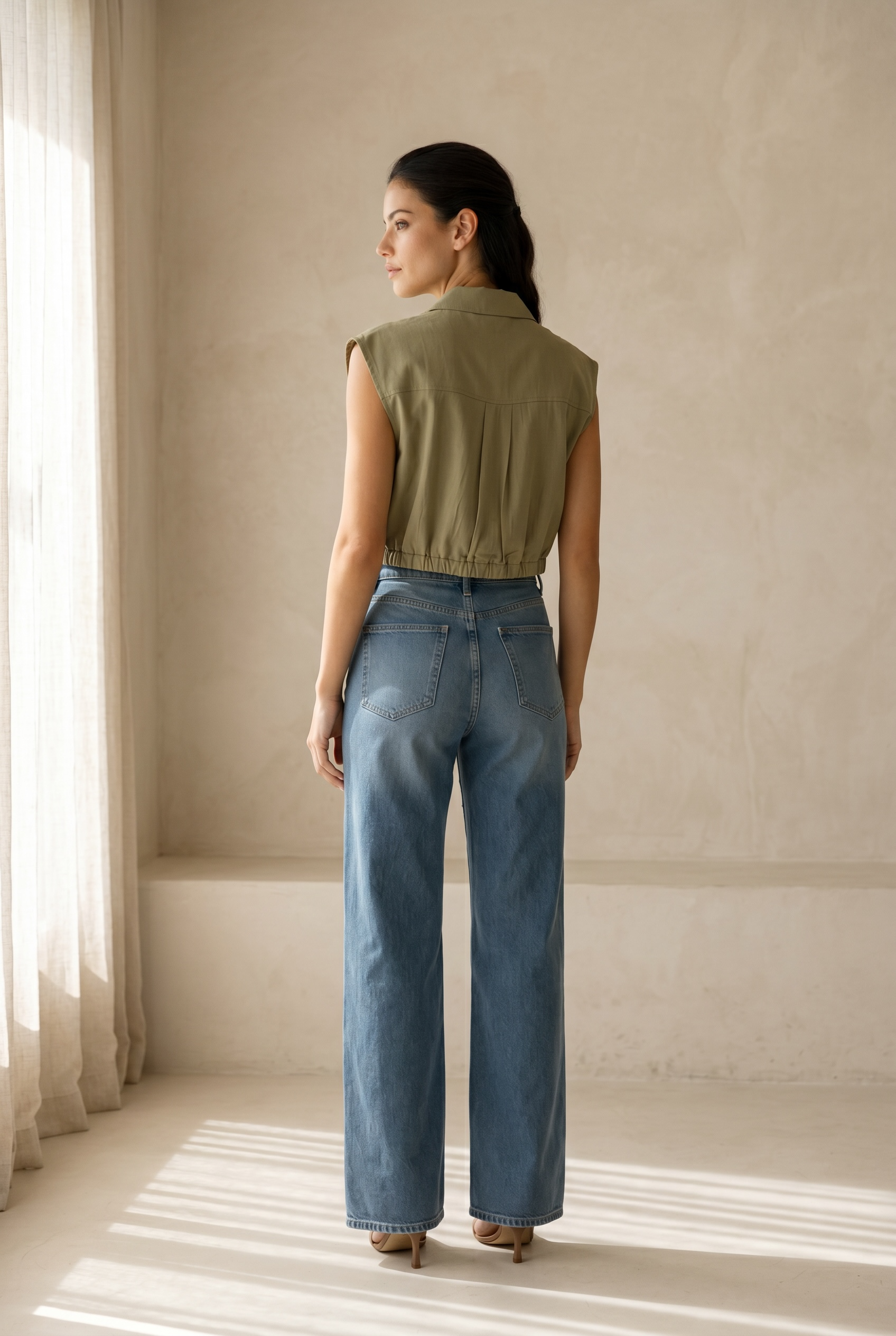 Sleeveless Volume Soft Shirt